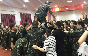 困難再大，大不過我們的決心！